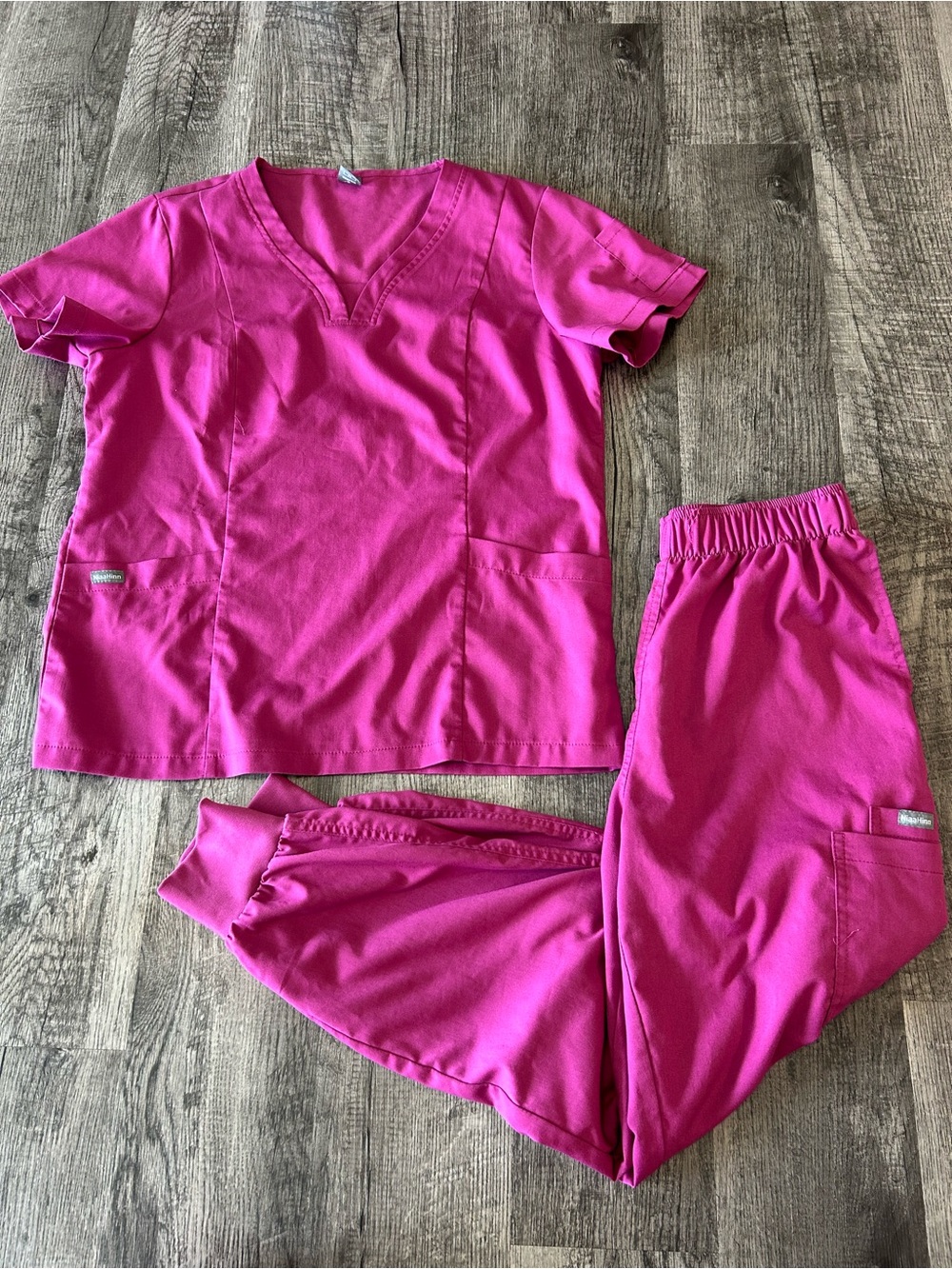 NiaaHinn Pink Scrub Set Size Medium